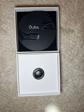 Oura Ring Charger and Dock - Silver